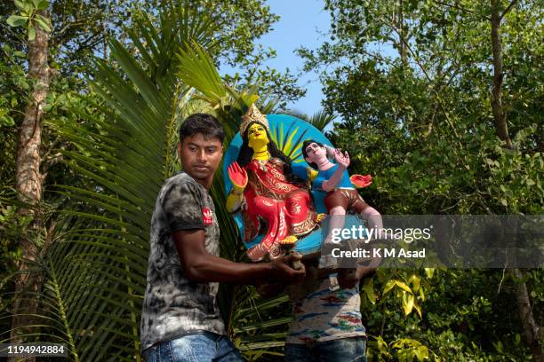 Bobibi 94 The Honey Collectors Of The Sundarbans Bangladesh Stock Photos, High ...