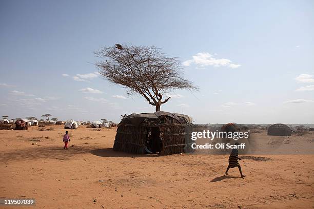 Dadab Tree Dagahaley Refugee Camp Photos and Premium High Res Pictures - Getty Images