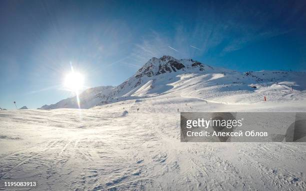 mountain ski resort solden austria - nature and sport background - pista de esquí fotografías e imágenes de stock