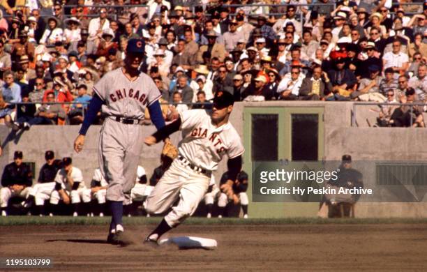 Eddie Bressoud of the San Francisco Giants rounds second during an MLB game against the Chicago Cubs on June 1, 1960 at Candlestick Park in San...