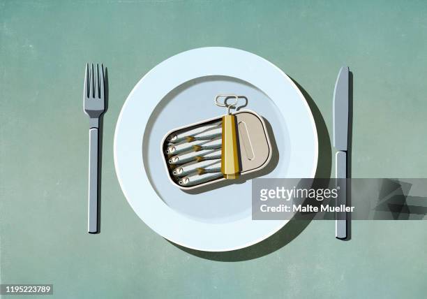 ilustraciones, imágenes clip art, dibujos animados e iconos de stock de can of sardines on plate - sardine can
