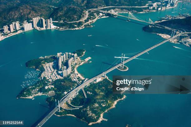 aerial view of ting kau bridge and tsing ma bridge connecting three islands in hong kong - ponte de tsing ma imagens e fotografias de stock