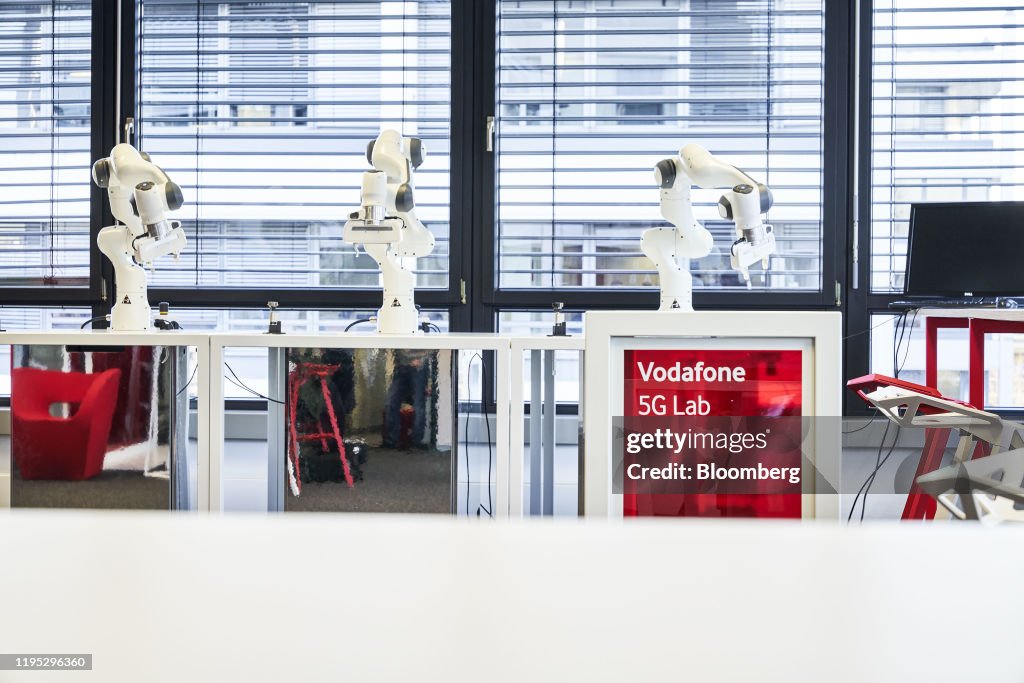 Vodafone Testing Lab Robotic arms operate in the 5G lab at the Vodafone Kabel Deutschland ...