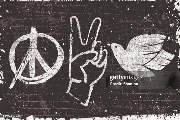 ilustrações, clipart, desenhos animados e ícones de símbolos da paz grafittis em uma parede preta - concrete wall