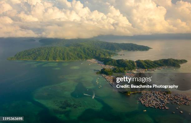 aerial view of gaya island or pulau gaya , kota kinabalu, sabah borneo - kota kinabalu beach stock pictures, royalty-free photos & images