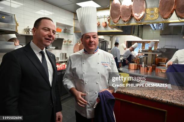 Le Roux Chef 17 Le Roux Kitchen Stock Photos, High-Res Pictures, and Images - Getty ...