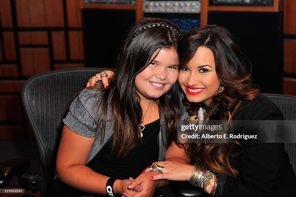 Demi Lovato Live Chat At Cambio Studios