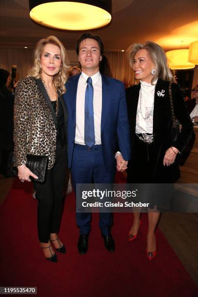 Princess Gabriele of Leiningen and her son Aly Muhammad Prince Aga Khan, son of Karim Aga Khan, Renate Thyssen-Henne during the Schwarzenegger...