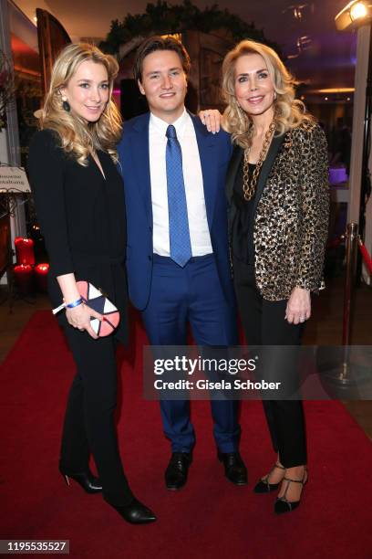 Princess Theresa of Leiningen, her brother Aly Muhammad Prince Aga Khan, and mother Princess Gabriele of Leiningen during the Schwarzenegger climate...