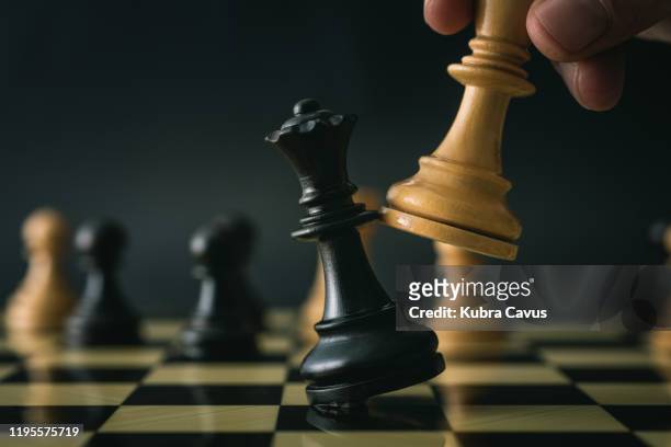 concetto di scacchi - competizione foto e immagini stock
