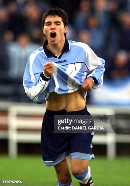 Argentine forward Javier Saviola celebrates his team's fourth goal against Egypt, 20 June 2001, during their Group A game for the 2001 Argentina...