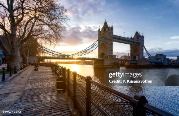 london tower bridge sunrise - london winter stock pictures, royalty-free photos & images