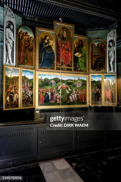 Illustration picture shows the opening of the exhibition called 'De Terugkeer van het Lam' with the presentation of the restoration painting 'Lam...