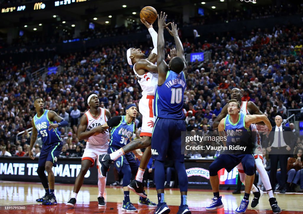 Dallas Raptors Rondae Hollis-Jefferson of the Toronto Raptors shoots the ball as ...