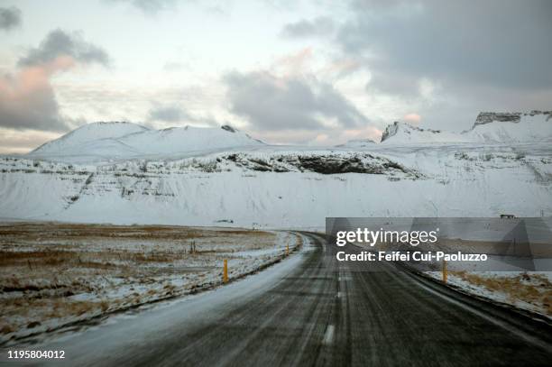 coastal road at grundarfjördur, west iceland - onundarfjordur stock pictures, royalty-free photos & images