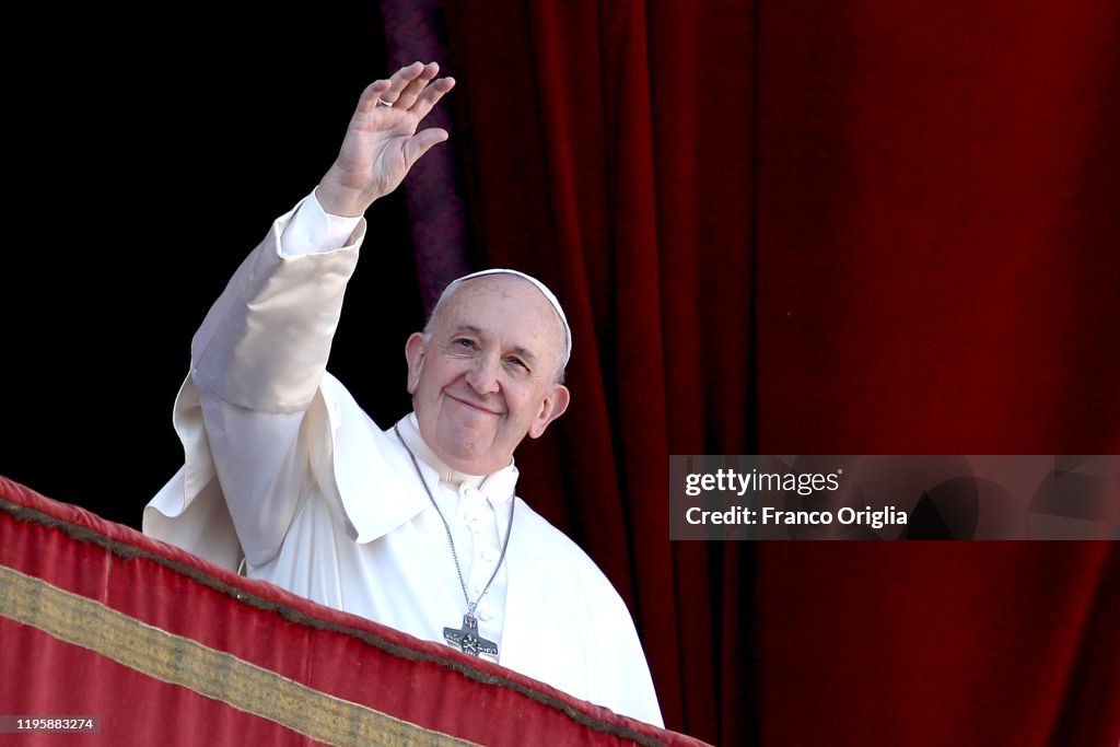 Pope Francis Delivers His Christmas Urbi Et Orbi Blessing