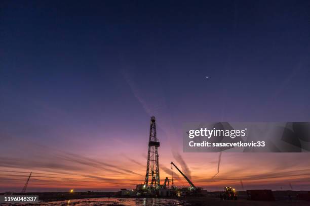 Fracking Tank Photos and Premium High Res Pictures - Getty Images