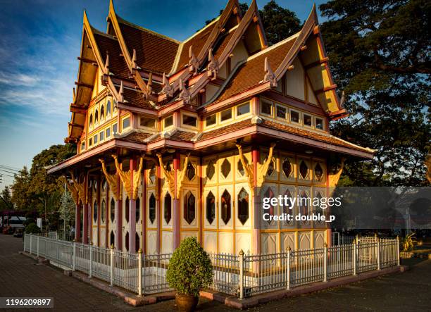 hua hin railway station royal wachtkamer - hua hin thailand stockfoto's en -beelden