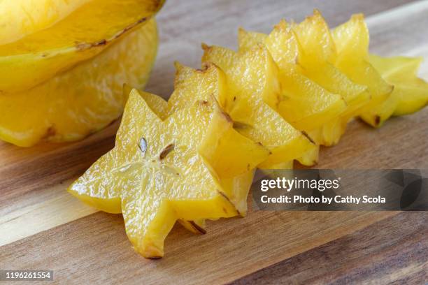 Ballsey Star fruit ショートジレ 406 Sliced Starfruit Stock Photos, High-Res Pictures, and Images