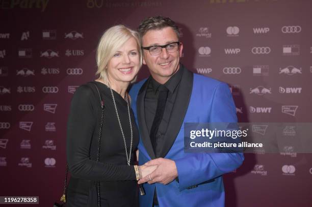January 2020, Austria, Kitzbühel: Hans Sigl, actor, and his wife Susanne Kemmler come to the Kitz Race Party 2020, which took place on the evening of...