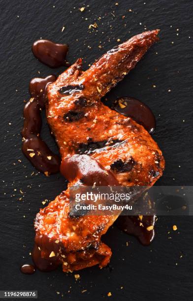 barbecue grilled chicken wing - bbq chicken wings stock pictures, royalty-free photos & images