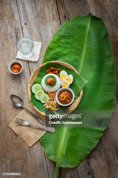 malaysian food 'nasi lemak'. - nasi lemak stock-fotos und bilder