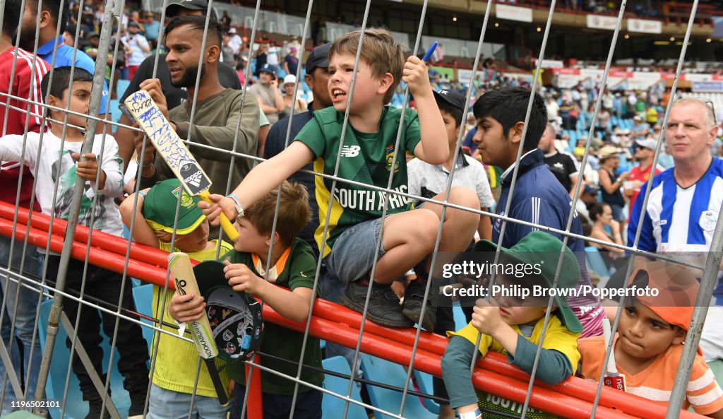 South Africa v England - 1st Test: Day 4