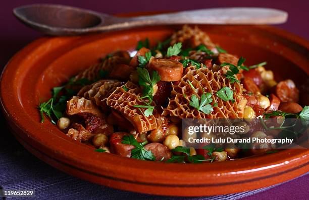 tripe with chickpeas - tripe stock pictures, royalty-free photos & images
