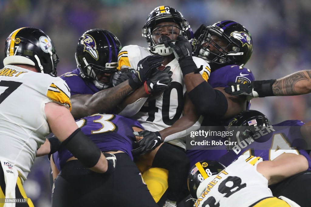 Pittsburgh Steelers v Baltimore Ravens