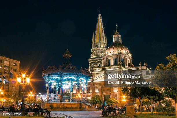 plaza de armas - guadalajara mexique photos et images de collection
