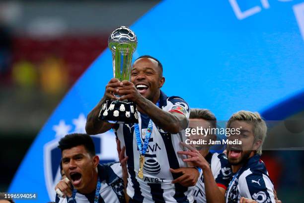 Dorlan Pabon of Monterrey celebrates with the champions trophy after the Final second leg match between America and Monterrey as part of the Torneo...