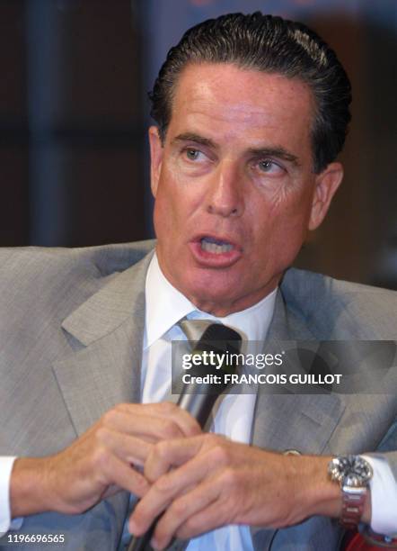 Le président et CEO de Computer Motion, Robert W. Duggan, s'exprime, le 19 septembre 2001 à Paris, lors d'une conférence de presse relative à une...