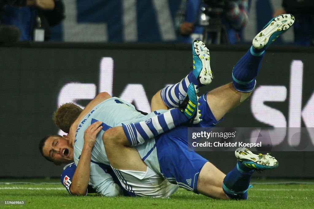 FC Schalke 04 v Borussia Dortmund - Supercup 2011