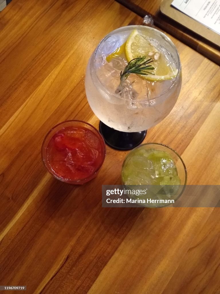 Gin tonic and caipirinhas