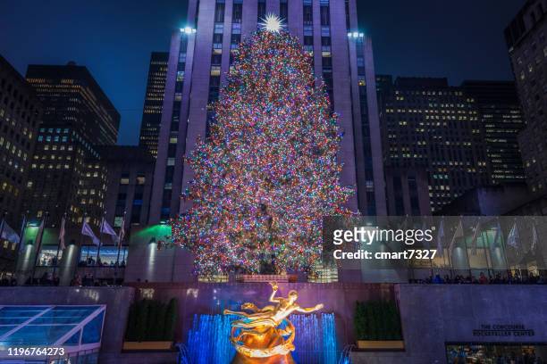 christmas at rockefeller center - rockefeller centre christmas stock pictures, royalty-free photos & images