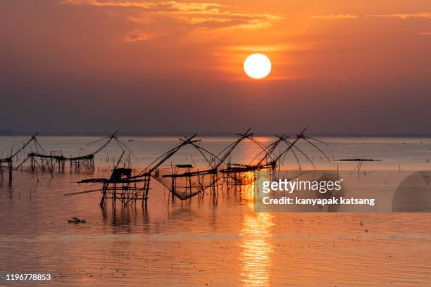 pak pra ,the fisherman village in phatthalung province , south of thailand. - phatthalung province stock-fotos und bilder