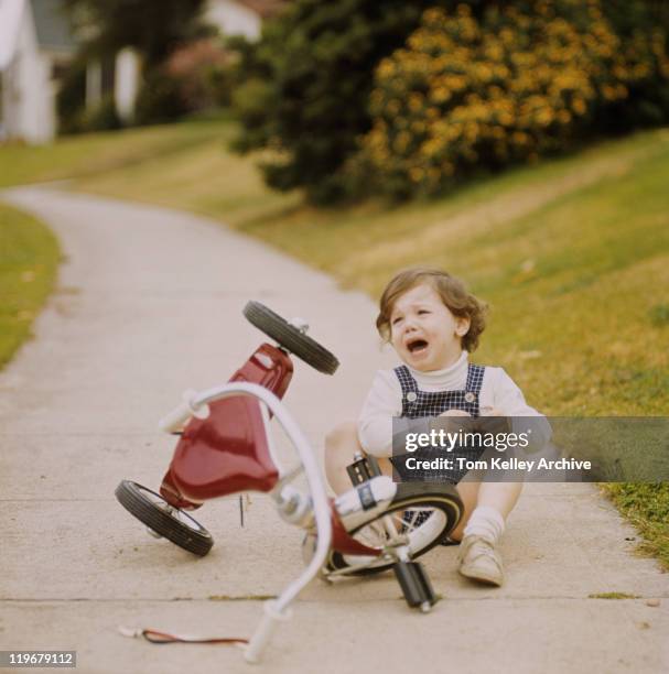 女性の頭を三輪車 - 1971年 ストックフォトと画像