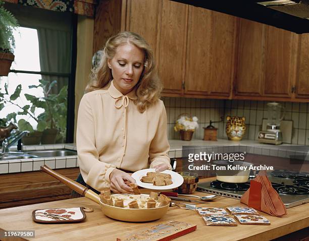 giovane donna in vacanza roulade piatto - anno 1980 foto e immagini stock