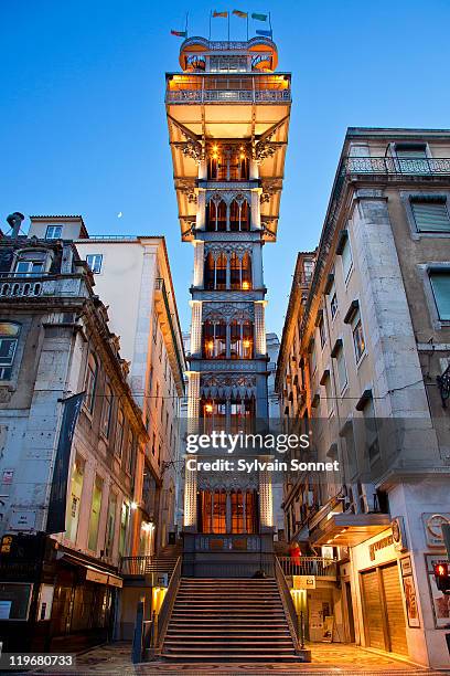 elevador de santa justa in lisbon - elevador de santa justa stock-fotos und bilder