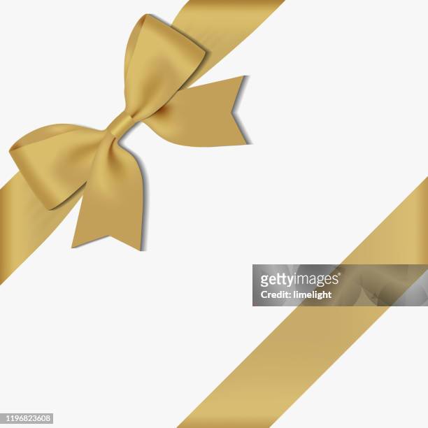 realistische dekorative glänzende satin gold band schleife und band, isoliert auf weißem hintergrund - gold satin ribon stock-grafiken, -clipart, -cartoons und -symbole