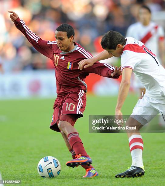 Yohandry Orozco of Venezuela during third place match Copa America 2011 at La Plata City Stadium on July 23, 2011 in La Plata,Argentina.