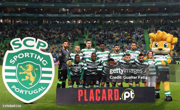 Sporting CP players pose for a team photo before the start of the Liga NOS match between Sporting CP and CS Maritimo at Estadio Jose Alvalade on...