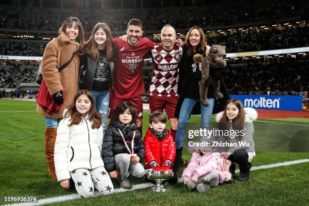 David Iniesta 1,900 Wu Family Stock Photos, High-Res Pictures, and Images - Getty Images
