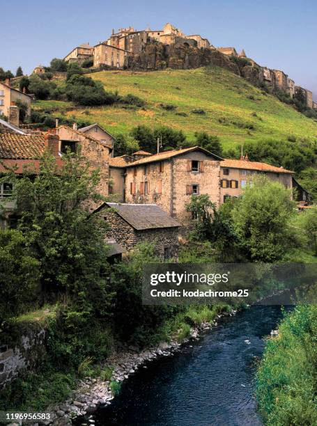 saint-flour is a commune in the cantal department in the auvergne region in south-central france, around 101km south of clermont-ferrand. - french landscape stock pictures, royalty-free photos & images