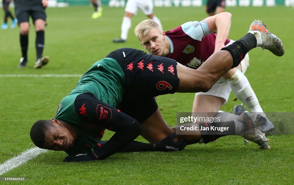 Burnley FC v Aston Villa - Premier League