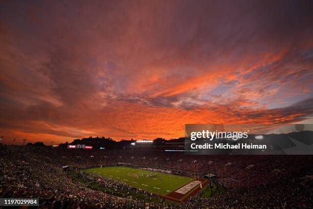 General view of the stadium as the sun sets as the Oregon Ducks play the Wisconsin Badgers during the fourth quarter in the Rose Bowl game presented...