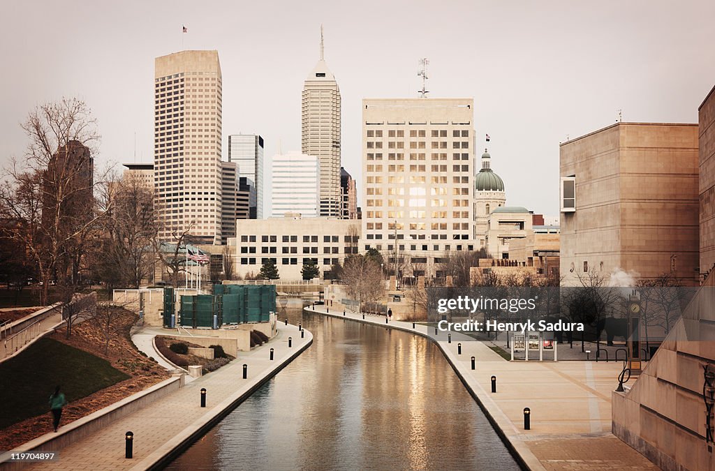 USA, Indiana, Indianapolis, Skyline with museum