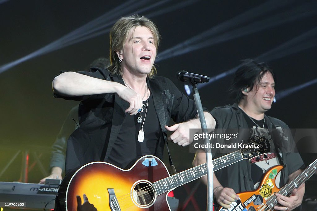 Goo Goo Dolls And Michelle Branch In Concert