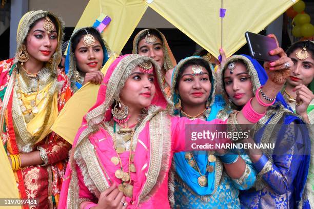 4,476 Punjabi Girl Photos and Premium High Res Pictures - Getty Images