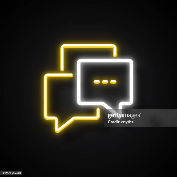 glühende neon-effekt-chat-symbol. umrisssymbol-auflistung - neon speech bubble stock-grafiken, -clipart, -cartoons und -symbole